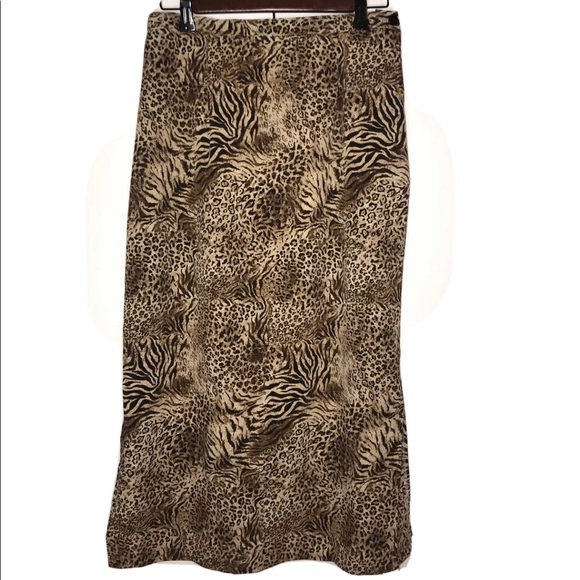 Animal print side slits midi skirt. - Picture 2 of 5